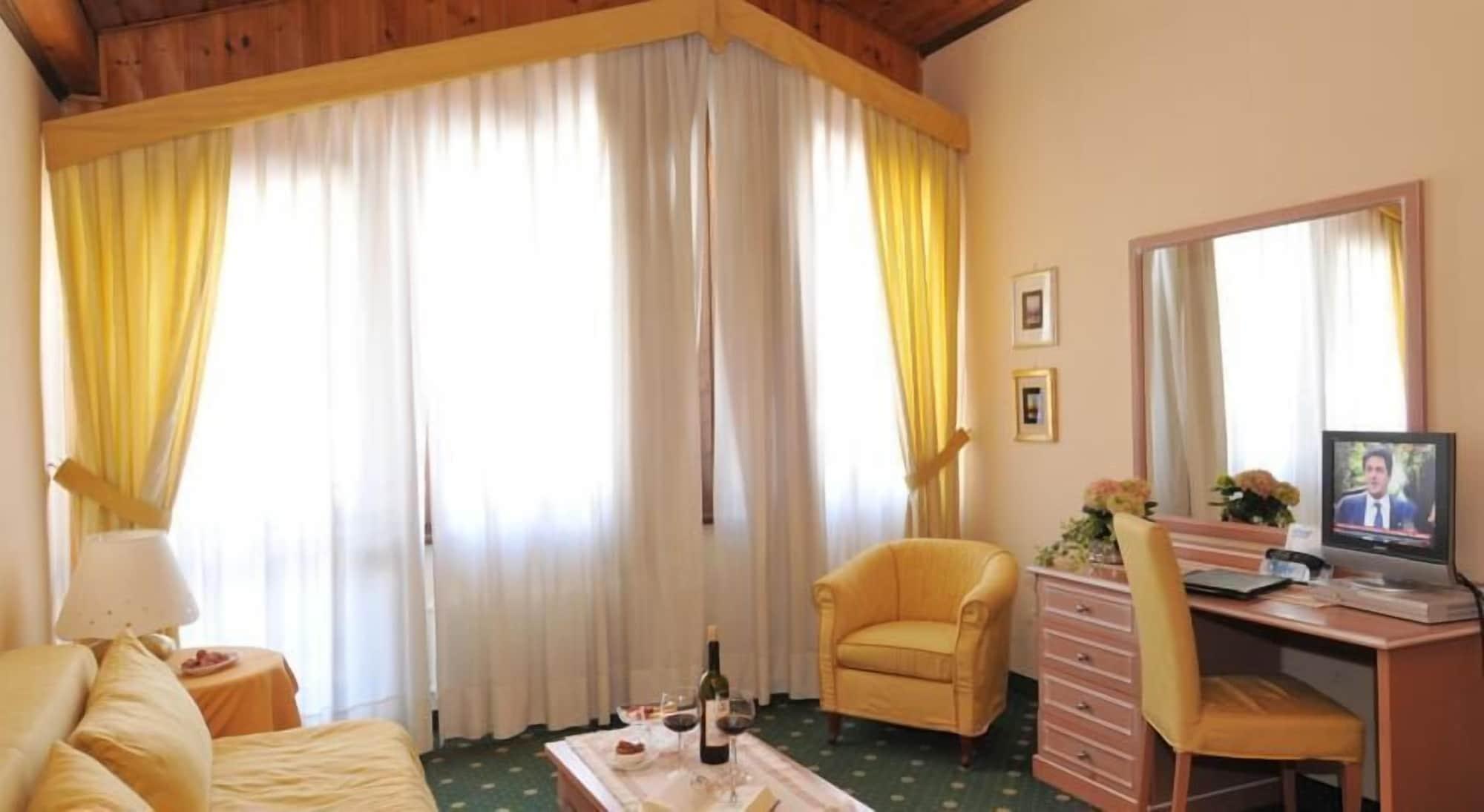 Hotel Miramonti Madonna エクステリア 写真